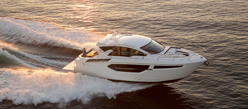 Cruisers Yachts 42 Cantius Running Sunset