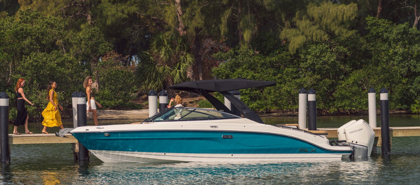 Sea Ray 280 SLX Docked