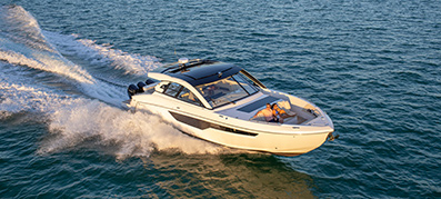 cruisers yachts 50 gls running on the water