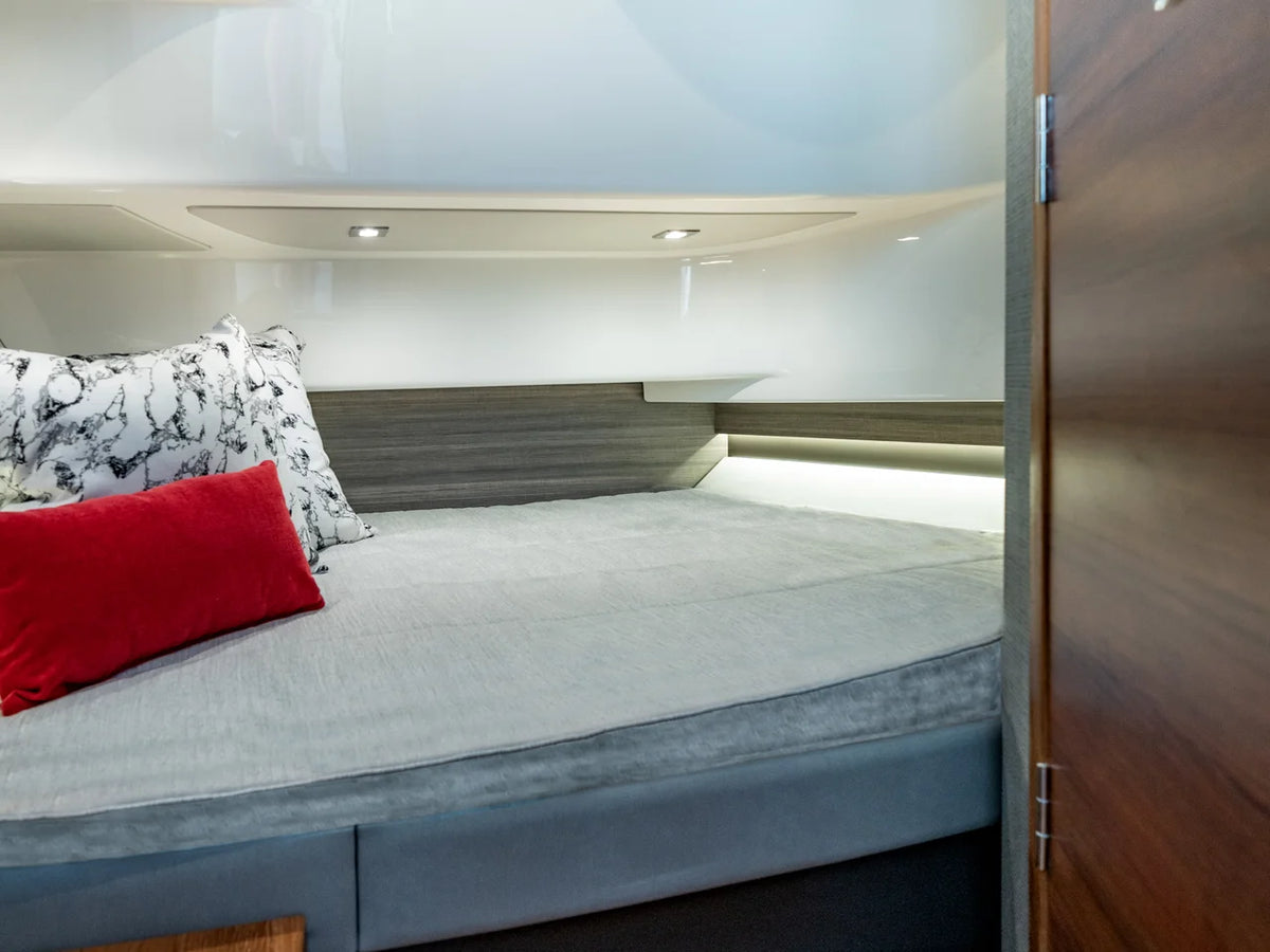 2027 Tiara Yachts 35 LS 35.0 feet, Inuvik, Northwest Territories #10