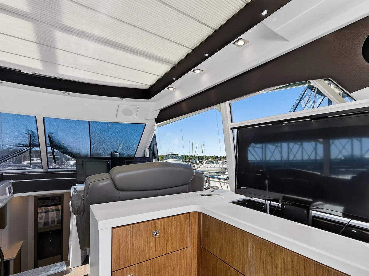 2017 Cruisers Yachts 48 CANTIUS 48.0 feet, Sturgeon Bay, WI #28