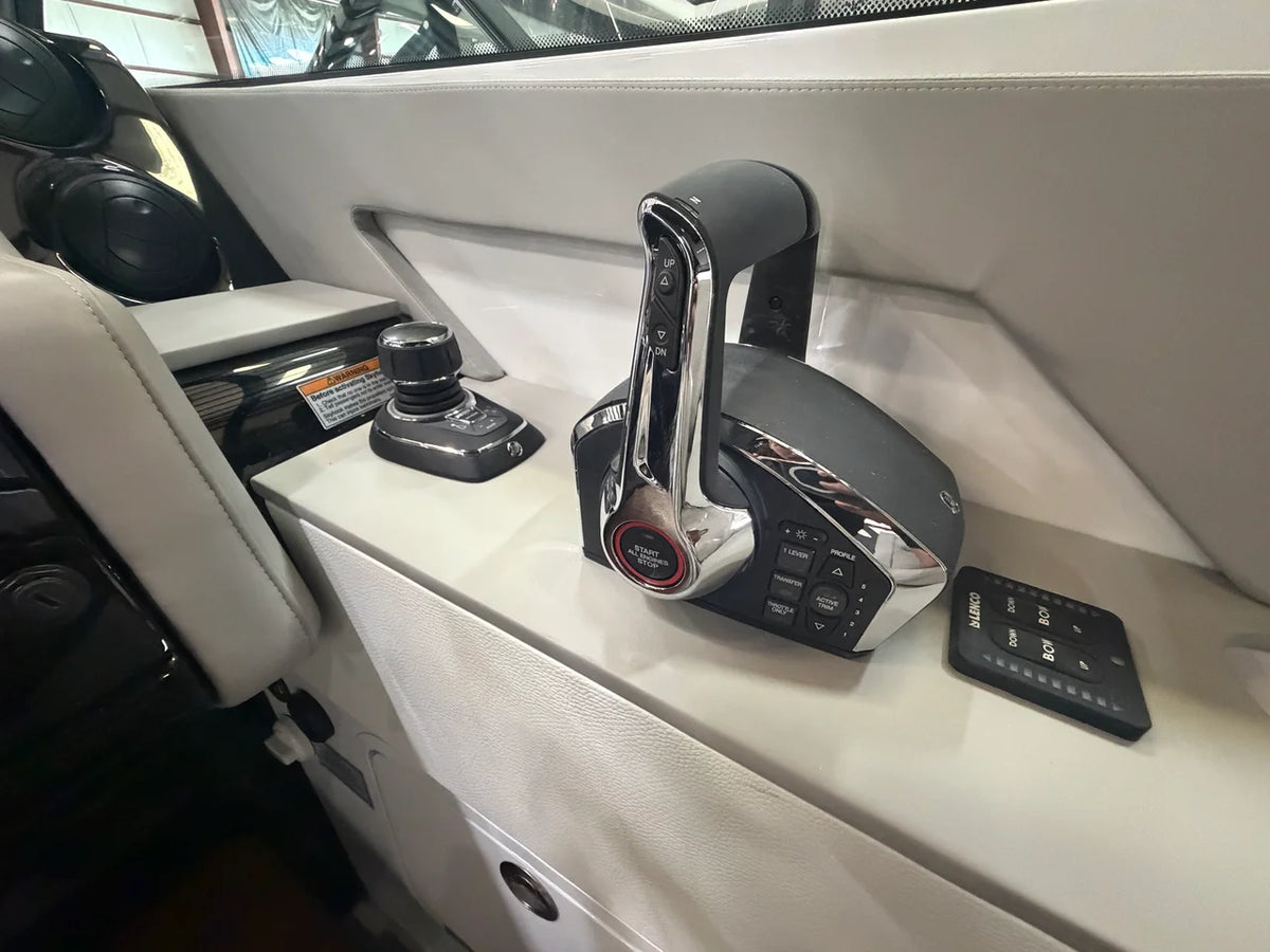 2027 Cruisers Yachts 38 GLS 38.0 feet, Grand Haven, MI #37