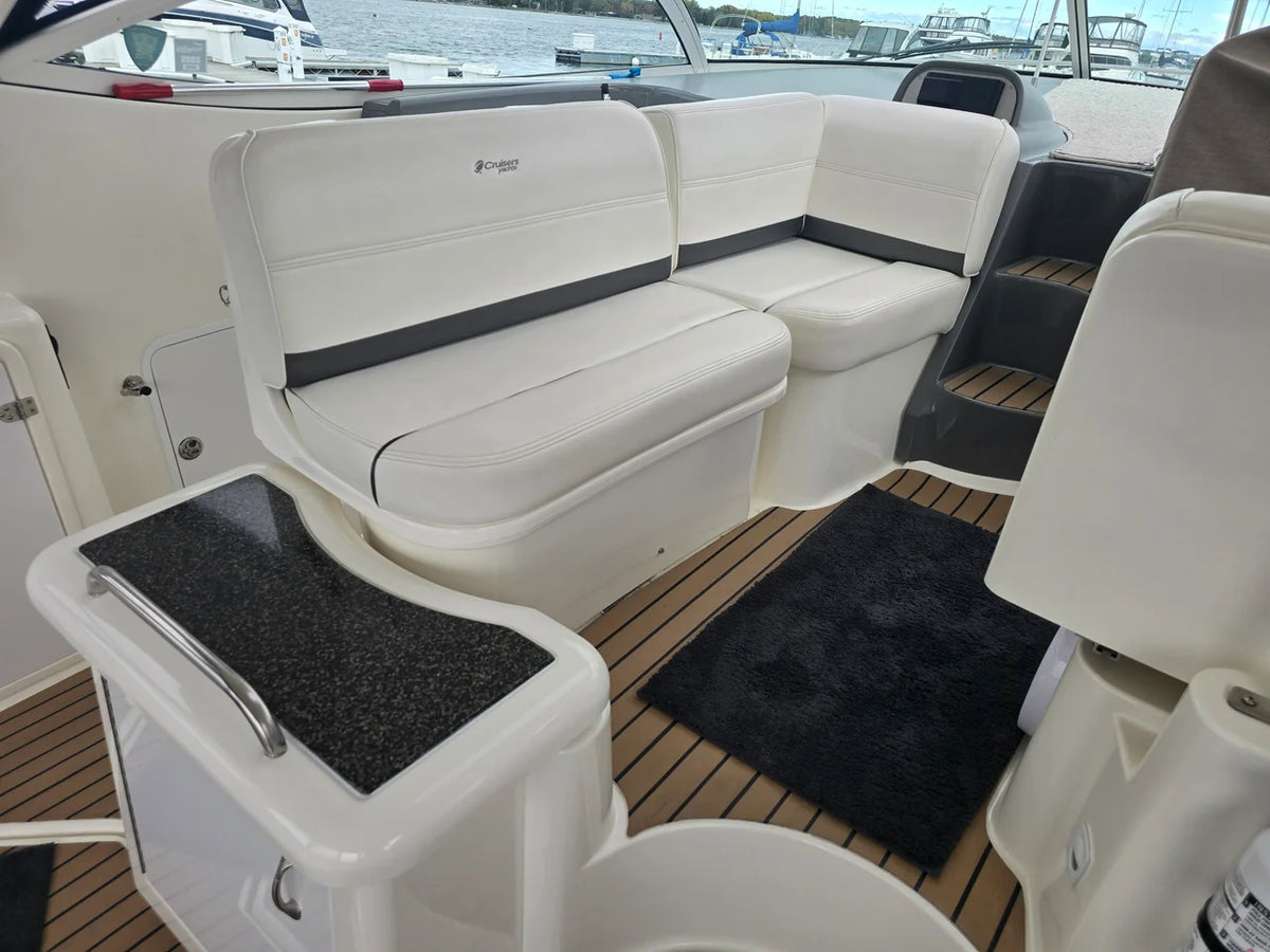 2005 Cruisers Yachts 420 EXPRESS 42.0 feet, Sturgeon Bay, WI #13