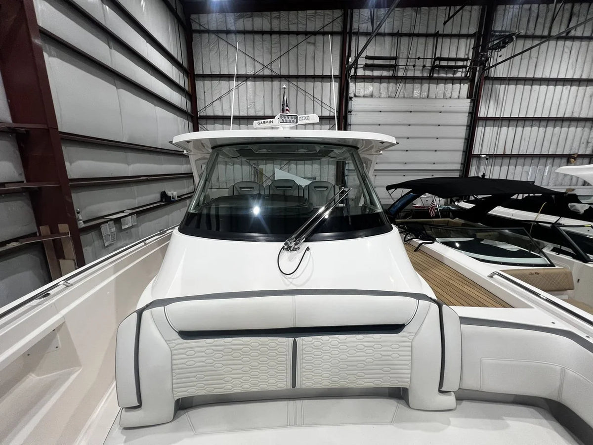 2019 Tiara Yachts 38 LS 38.0 feet, Winthrop Harbor, IL #17