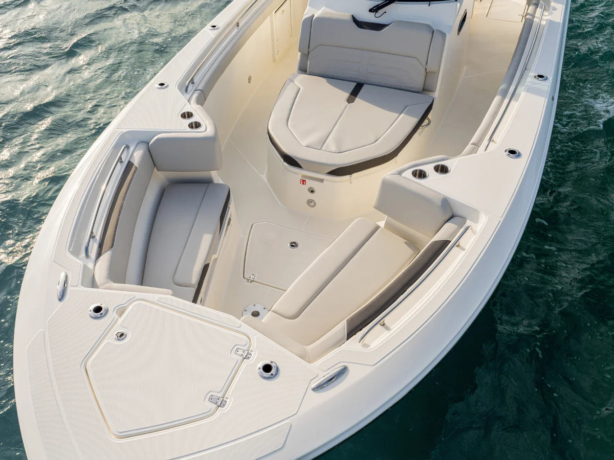 2027 Boston Whaler 330 Outrage 33.0 feet, Inuvik, Northwest Territories #31