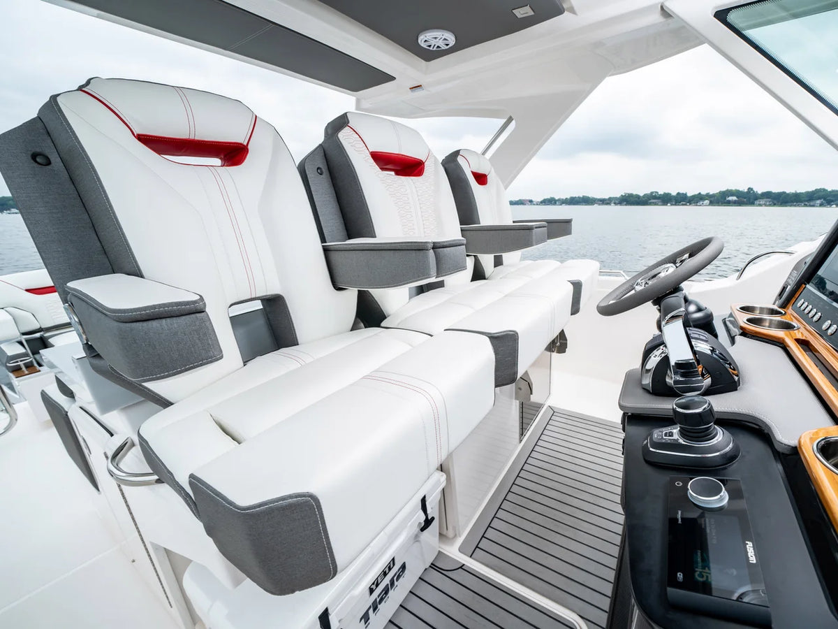 2027 Tiara Yachts 35 LS 35.0 feet, Inuvik, Northwest Territories #8