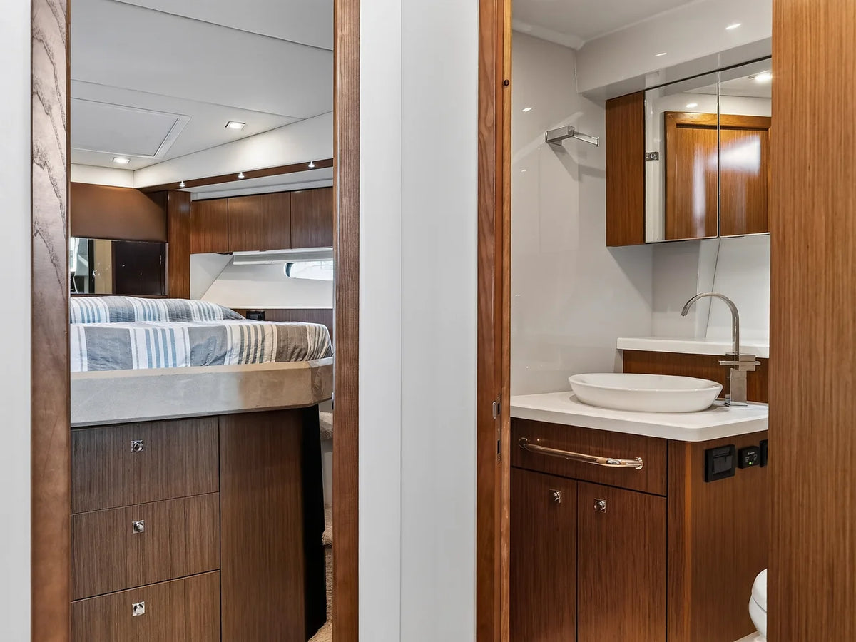 2017 Cruisers Yachts 48 CANTIUS 48.0 feet, Sturgeon Bay, WI #59