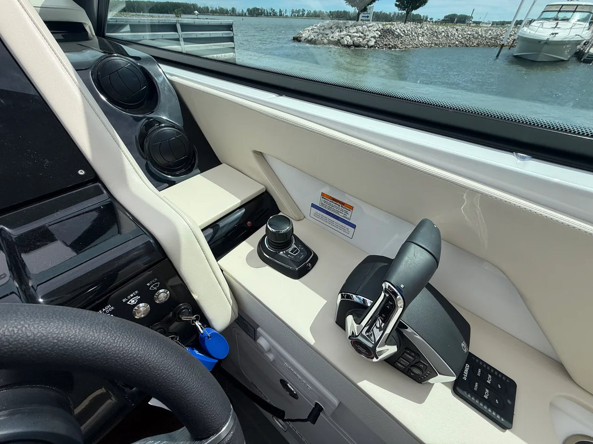 2027 Cruisers Yachts 38 GLS Outboard 38.0 feet, Harrison Township, MI #23