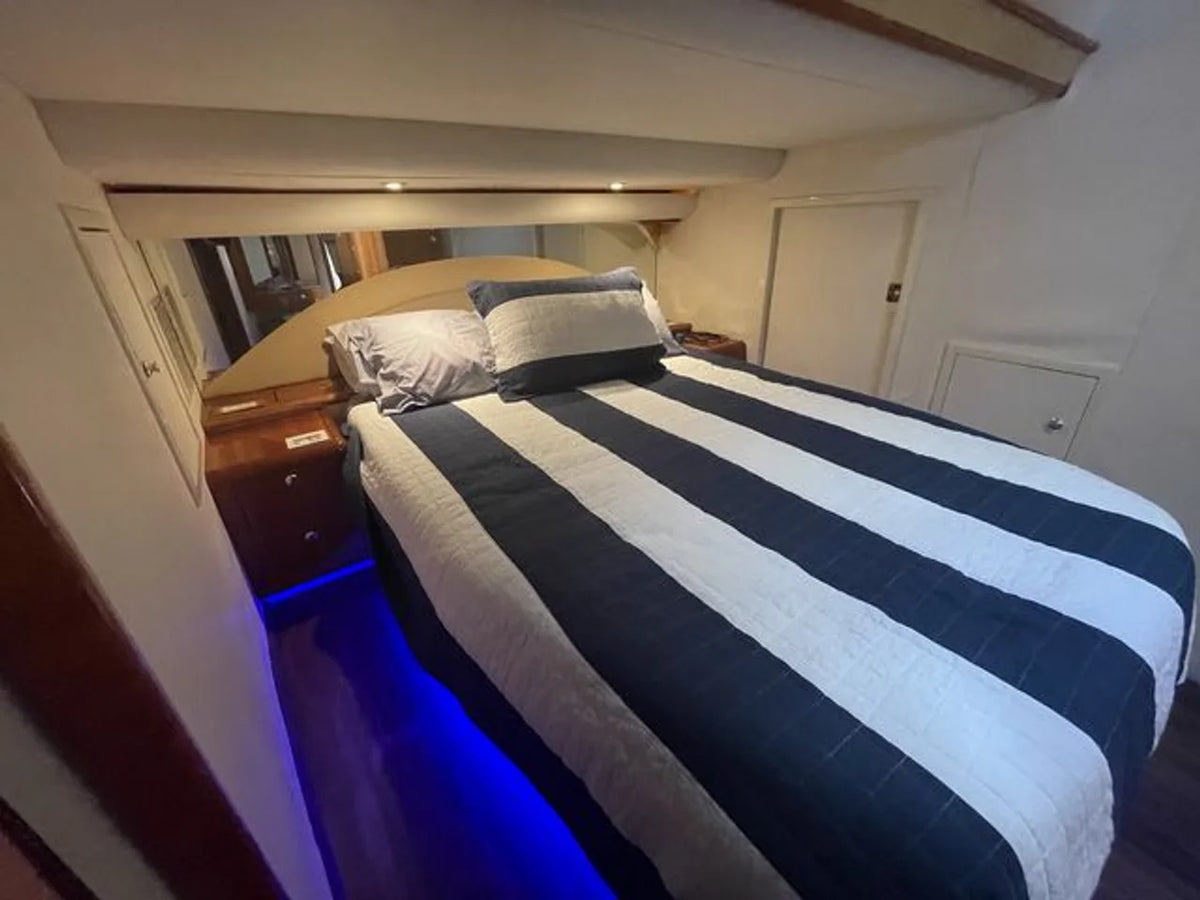 2001 Neptunus 5619 Express Yacht 56.0 feet, Pewaukee, WI #36