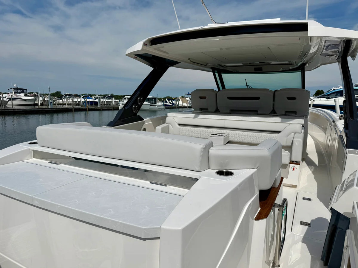 2027 Tiara Yachts 43LS 43.0 feet, Harrison Township, MI #9
