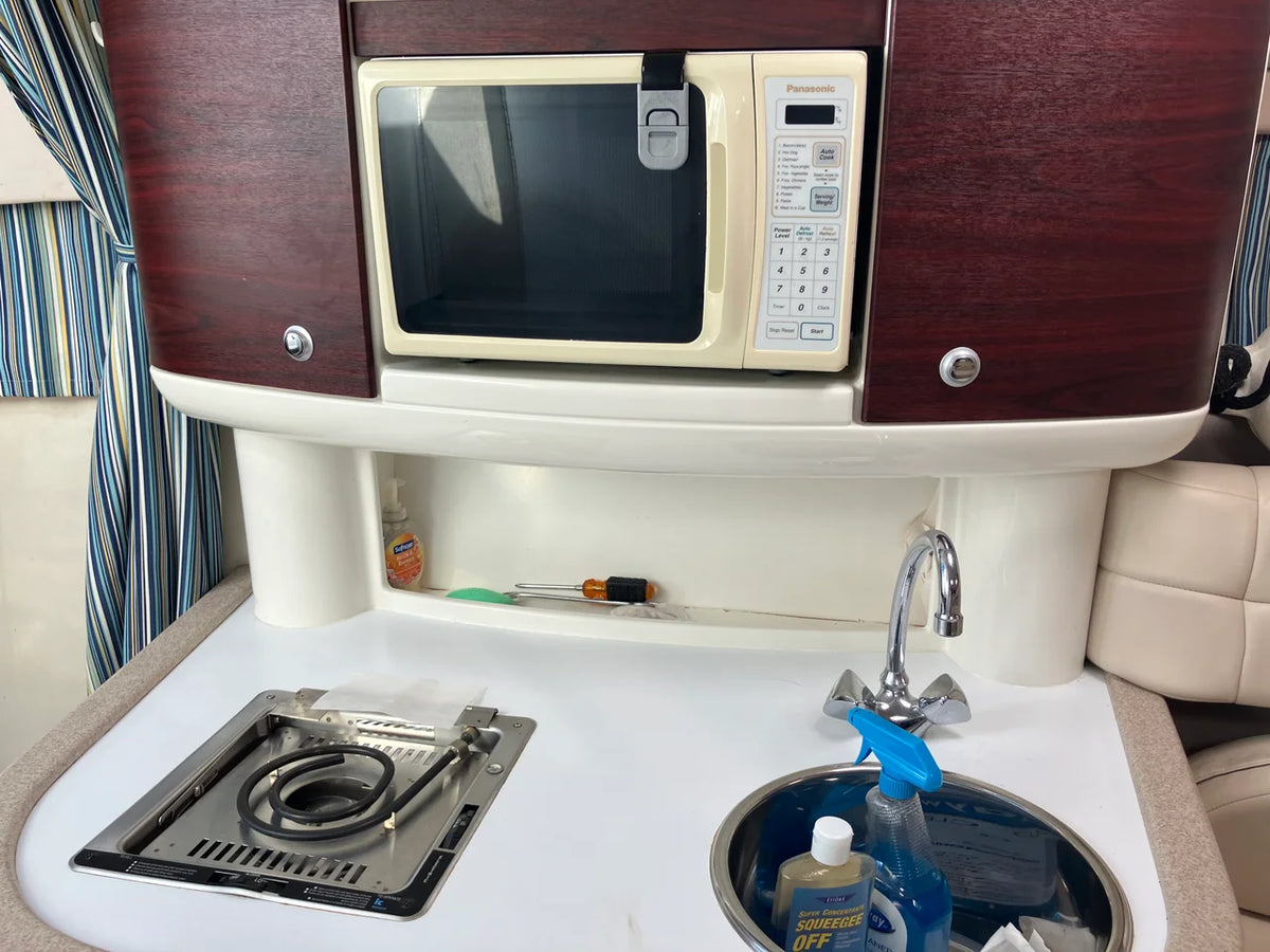 1997 Formula 27 PERFORMANCE CRUISER 27.0 feet, Sturgeon Bay, WI #21