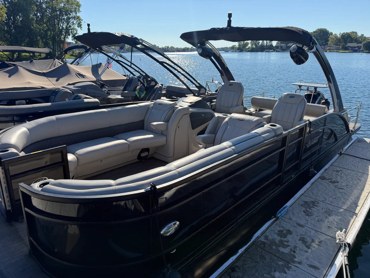 2020 Barletta LUSSO 25UCAT 27.0 feet, Waterford, MI #1