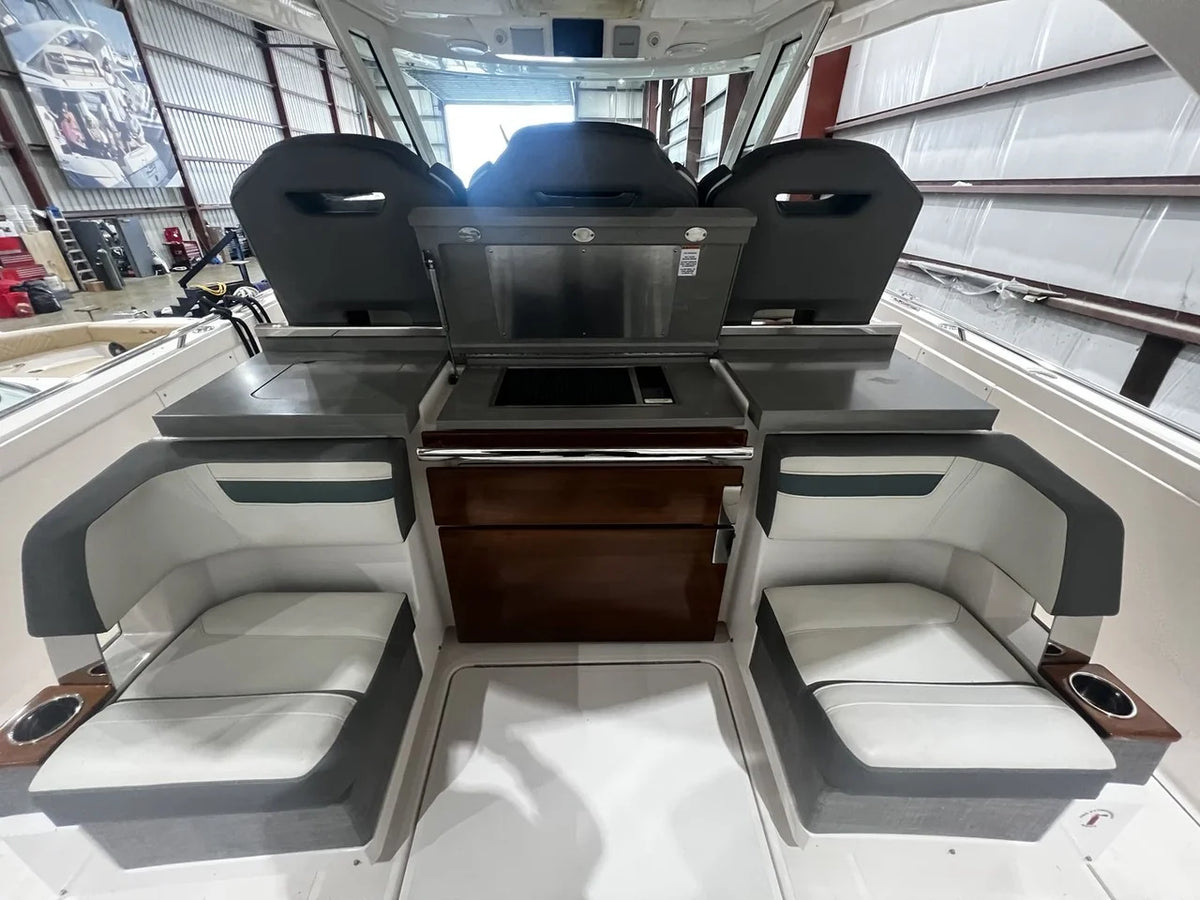 2019 Tiara Yachts 38 LS 38.0 feet, Winthrop Harbor, IL #8