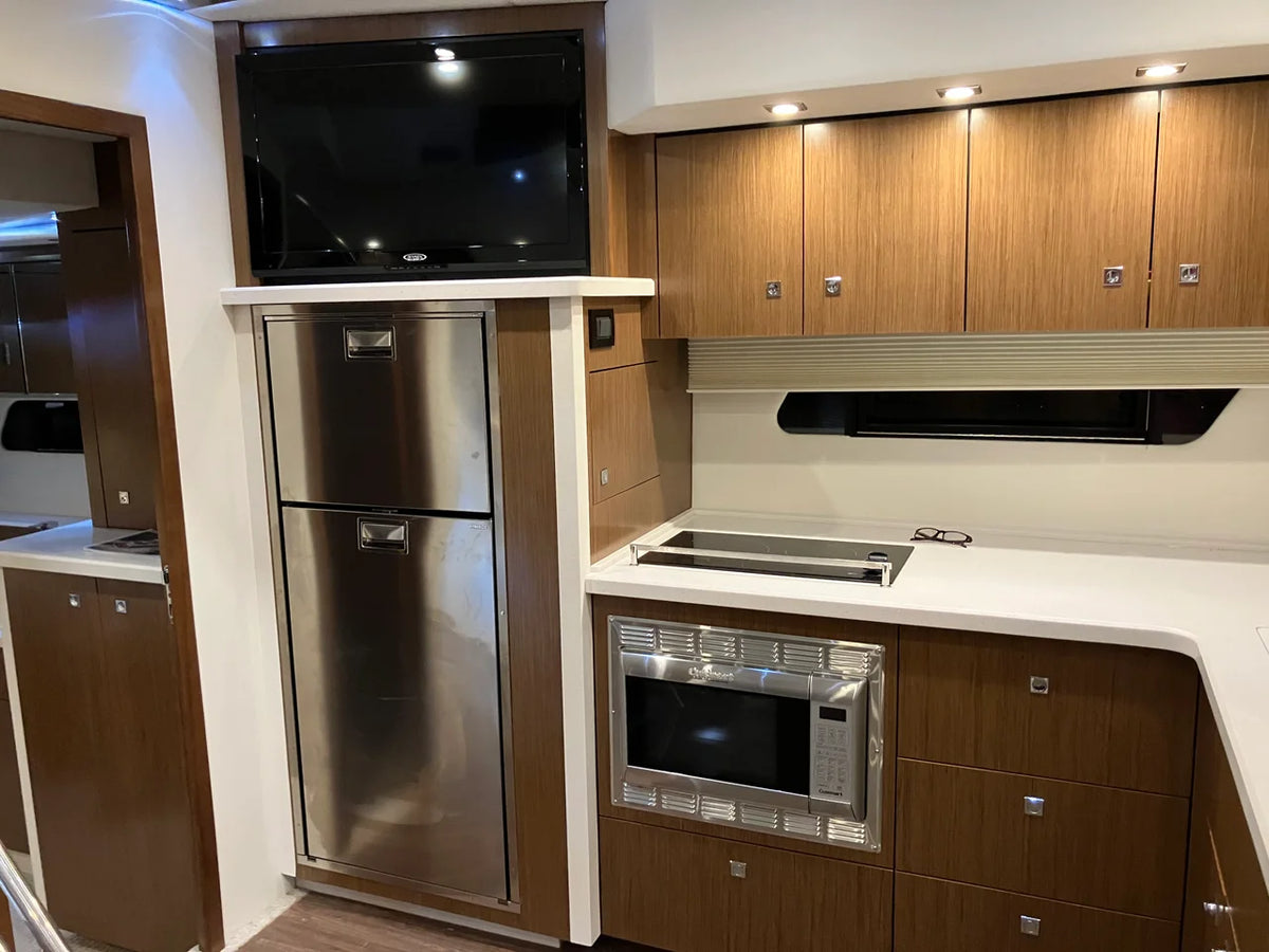 2016 Cruisers Yachts 48 CANTIUS 48.0 feet, Sturgeon Bay, WI #28