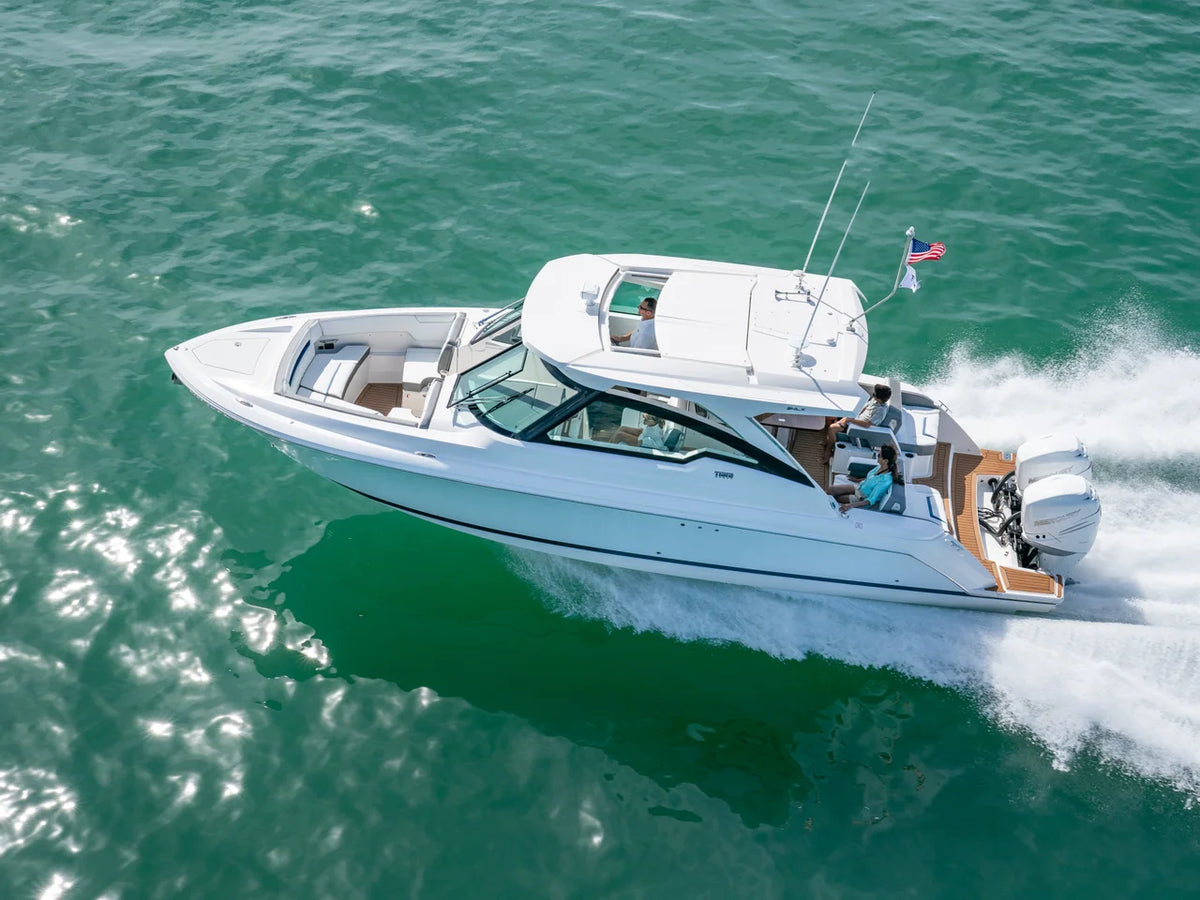 2027 Tiara Yachts 34 LX 34.0 feet, Inuvik, Northwest Territories #1