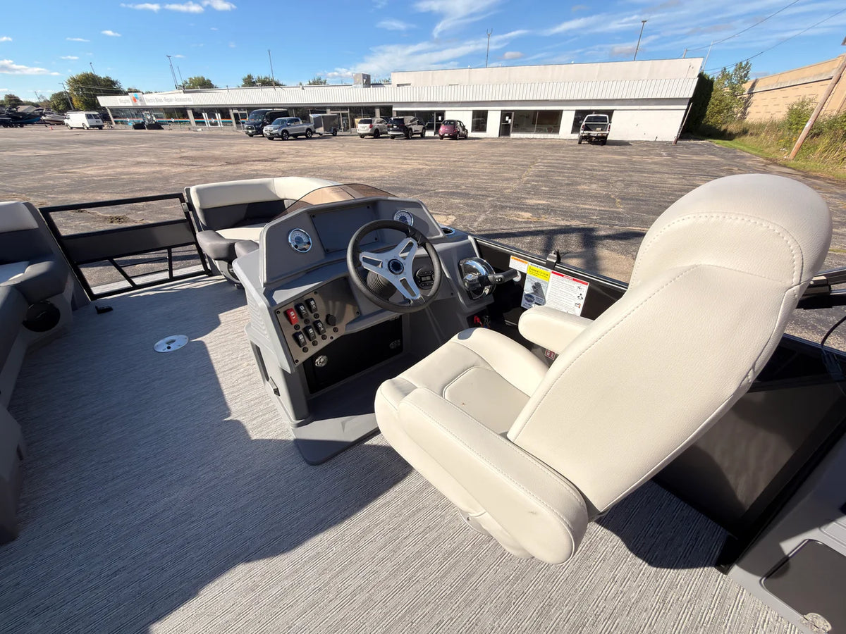 2027 Sylvan R-20 Q DH 20.0 feet, Oshkosh, WI #27