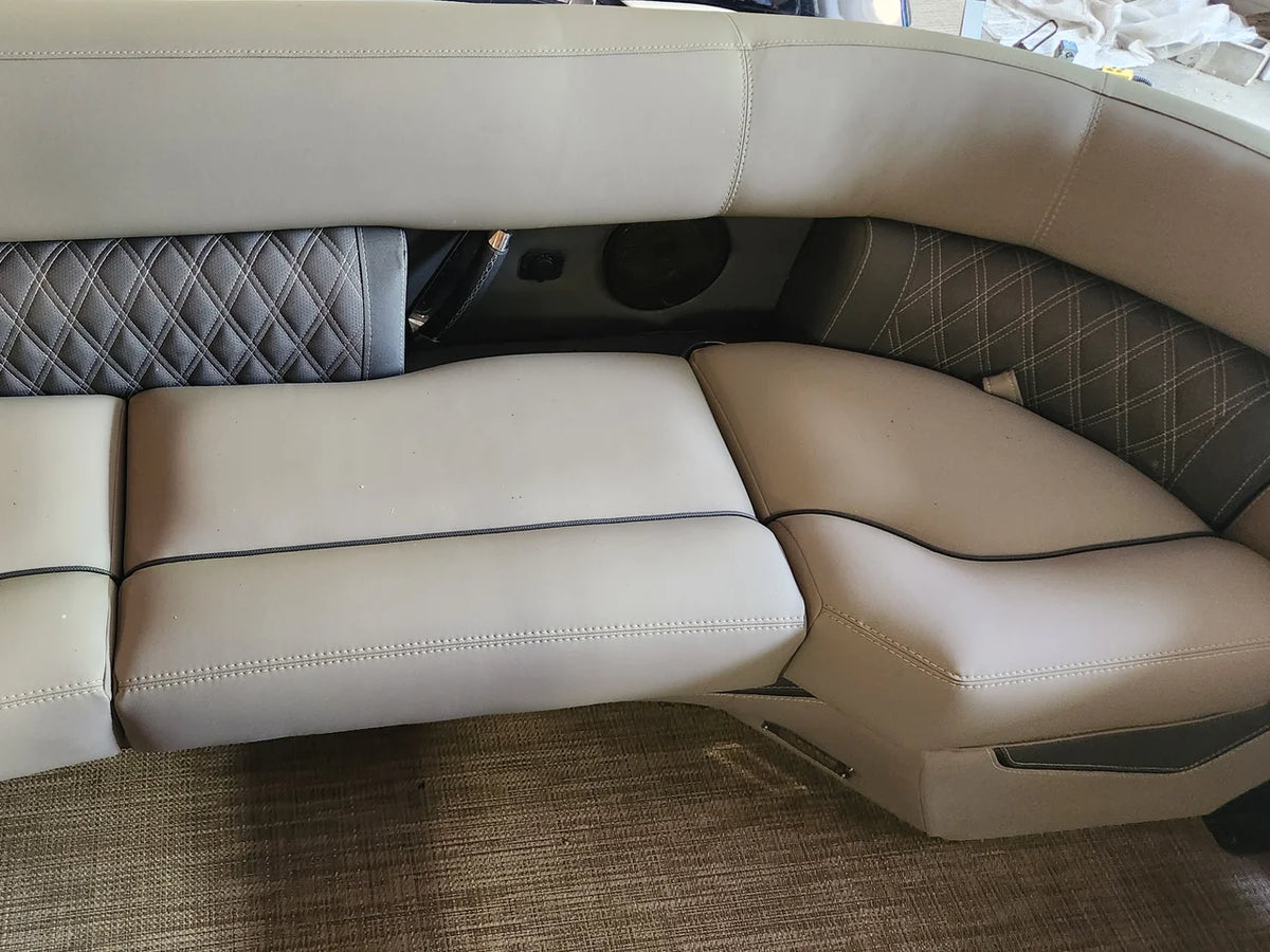 2023 Barletta LUSSO 25UC 25.0 feet, Fenton, MI #17