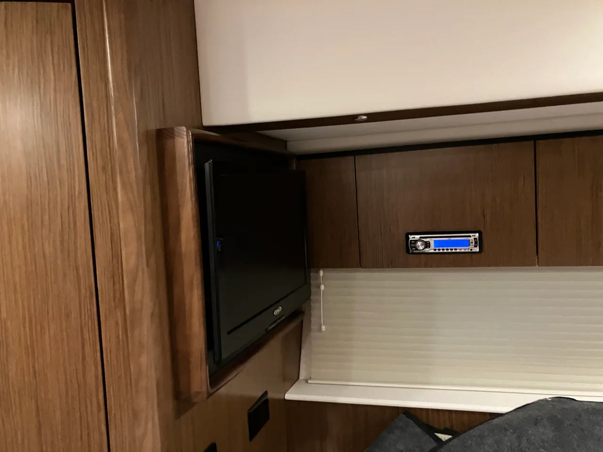 2016 Cruisers Yachts 48 CANTIUS 48.0 feet, Sturgeon Bay, WI #32