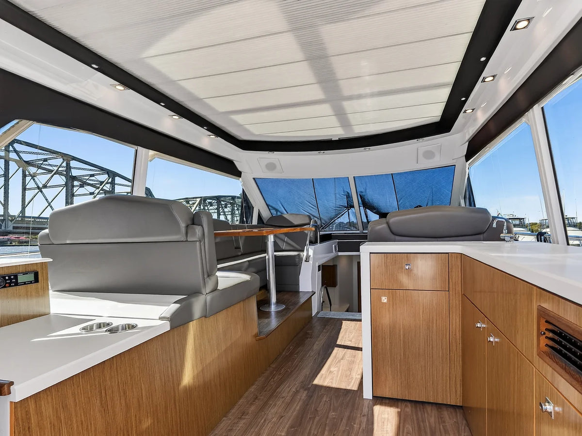2017 Cruisers Yachts 48 CANTIUS 48.0 feet, Sturgeon Bay, WI #25