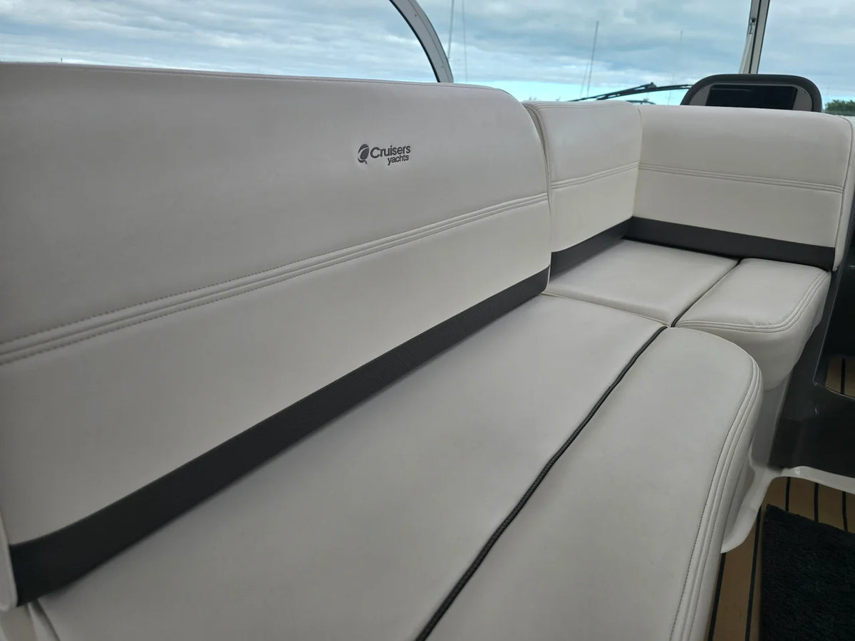 2005 Cruisers Yachts 420 EXPRESS 42.0 feet, Sturgeon Bay, WI #14