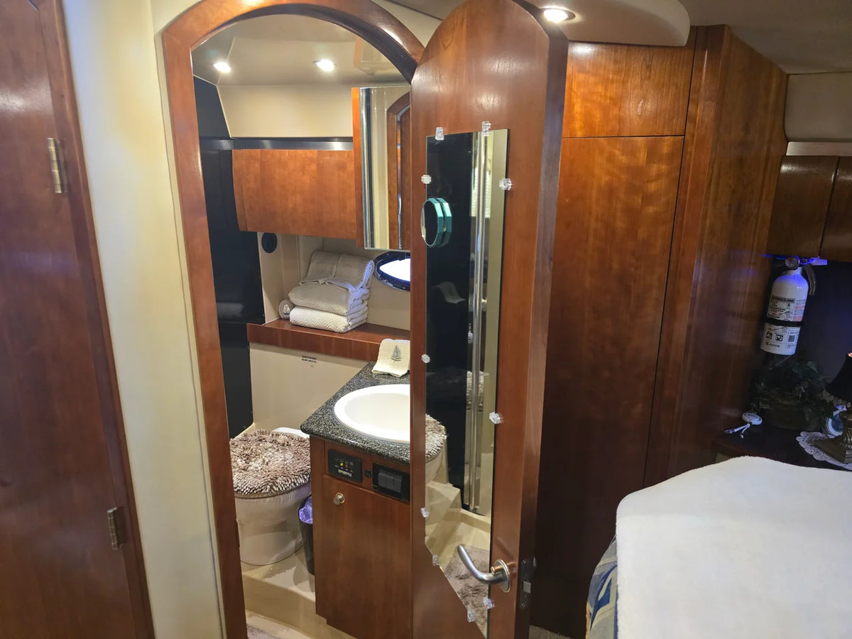 2005 Cruisers Yachts 420 EXPRESS 42.0 feet, Sturgeon Bay, WI #41