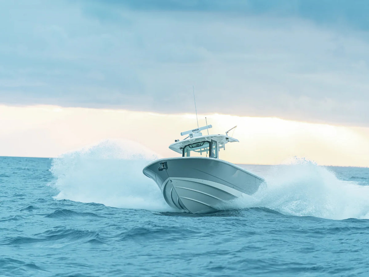 2027 Boston Whaler 330 Outrage 33.0 feet, Inuvik, Northwest Territories #3