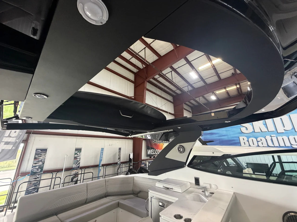 2027 Cruisers Yachts 38 GLS 38.0 feet, Grand Haven, MI #33