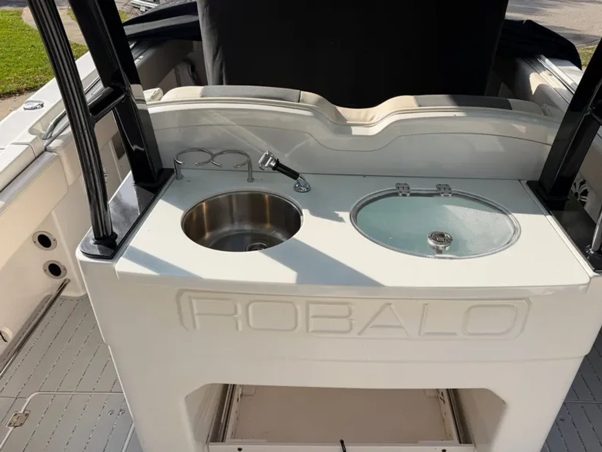 2017 Robalo R302 30.0 feet, Pewaukee, WI #15