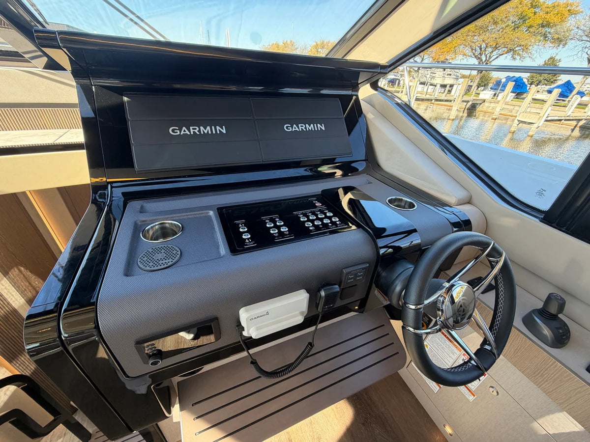 2026 Cruisers Yachts 57 FLY 57.0 feet, Grand Haven, MI #15