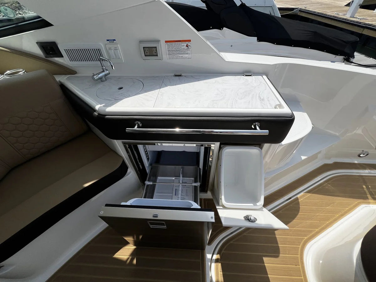 2026 Sea Ray Sundancer 320 Outboard 32.0 feet, Winthrop Harbor, IL #25