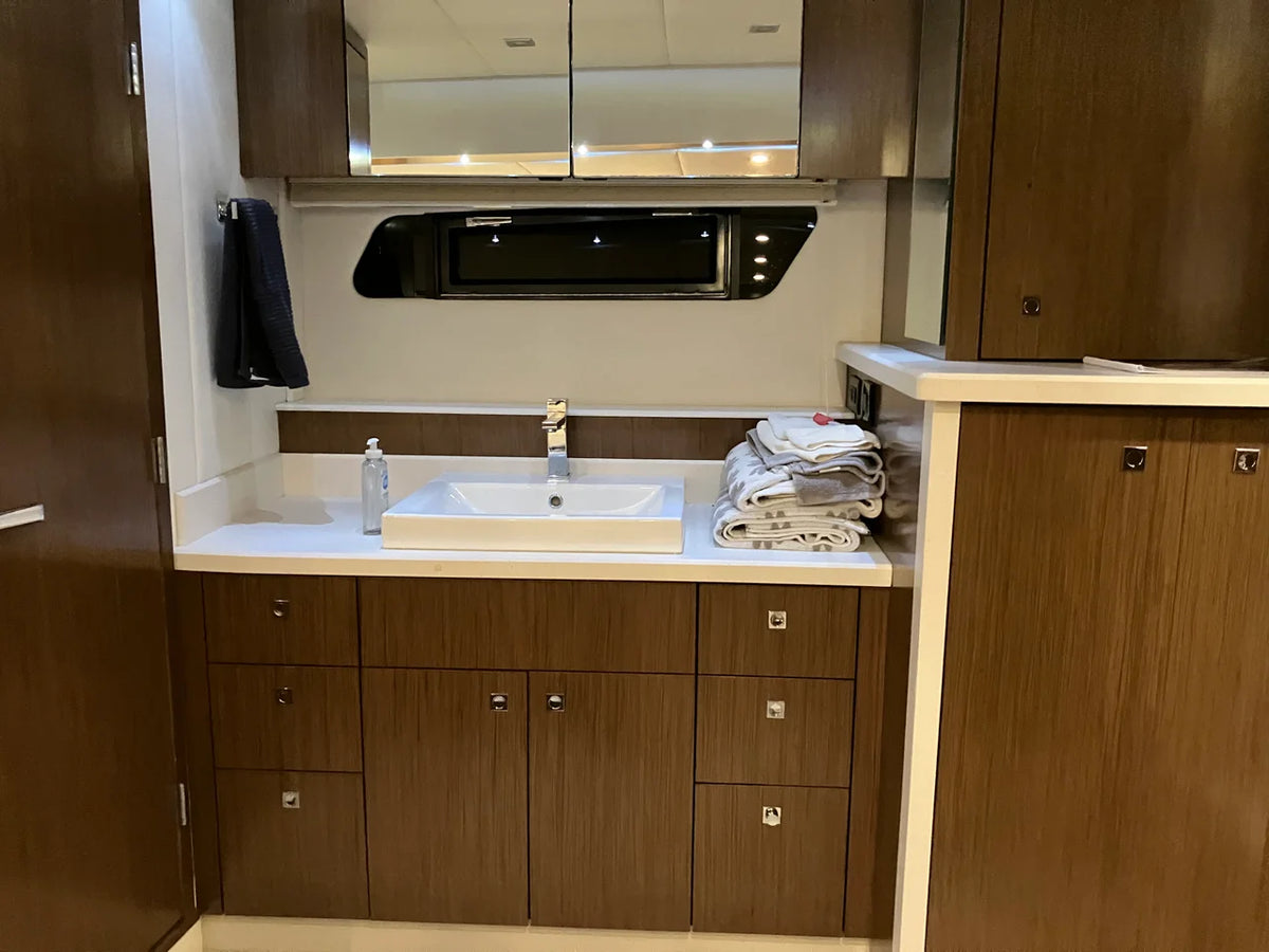 2016 Cruisers Yachts 48 CANTIUS 48.0 feet, Sturgeon Bay, WI #41