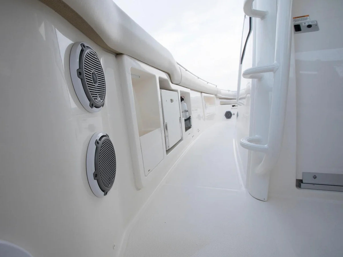 2027 Boston Whaler 380 Outrage 38.0 feet, Inuvik, Northwest Territories #16