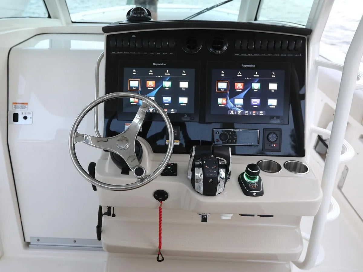 2027 Boston Whaler 380 Outrage 38.0 feet, Inuvik, Northwest Territories #17
