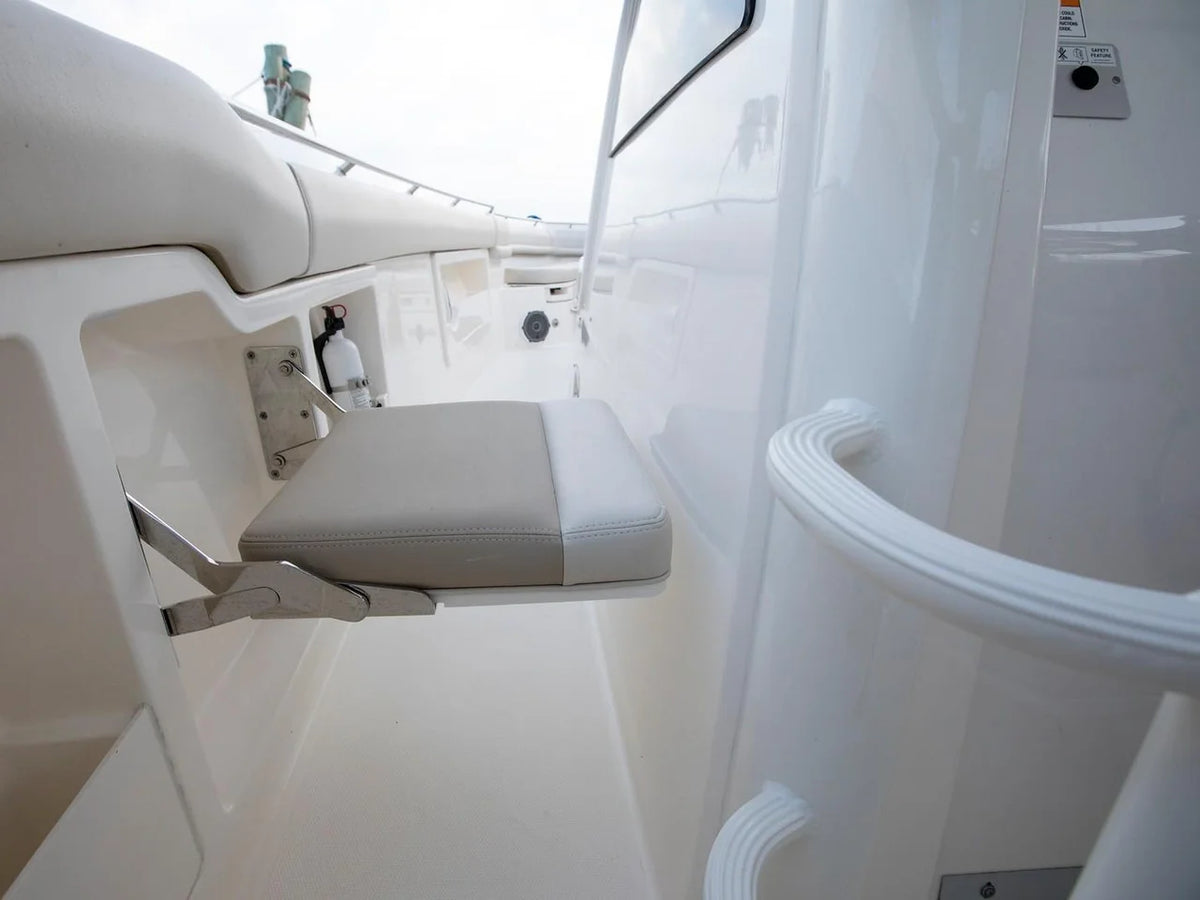 2027 Boston Whaler 380 Outrage 38.0 feet, Inuvik, Northwest Territories #20