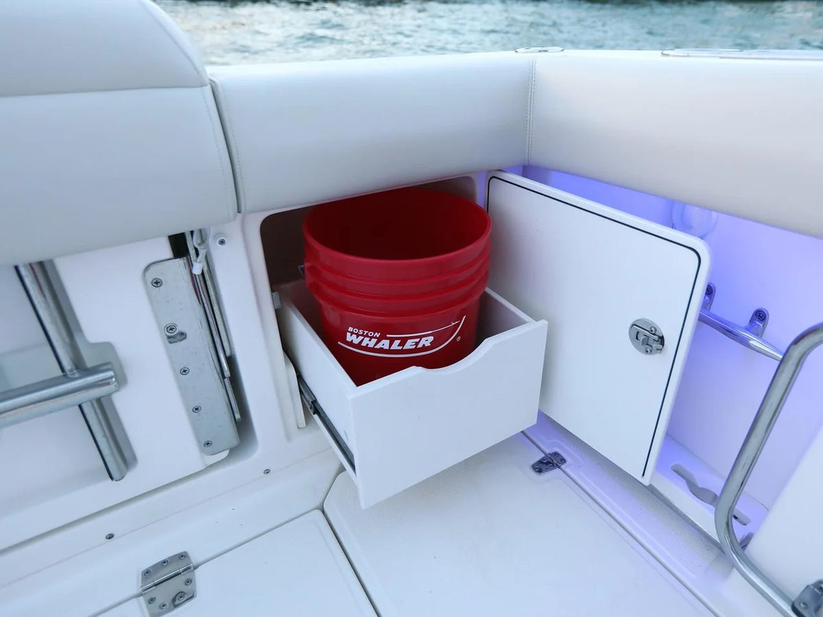 2027 Boston Whaler 380 Outrage 38.0 feet, Inuvik, Northwest Territories #21