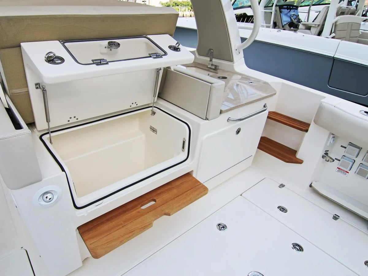 2027 Boston Whaler 350 Realm 35.0 feet, Inuvik, Northwest Territories #8