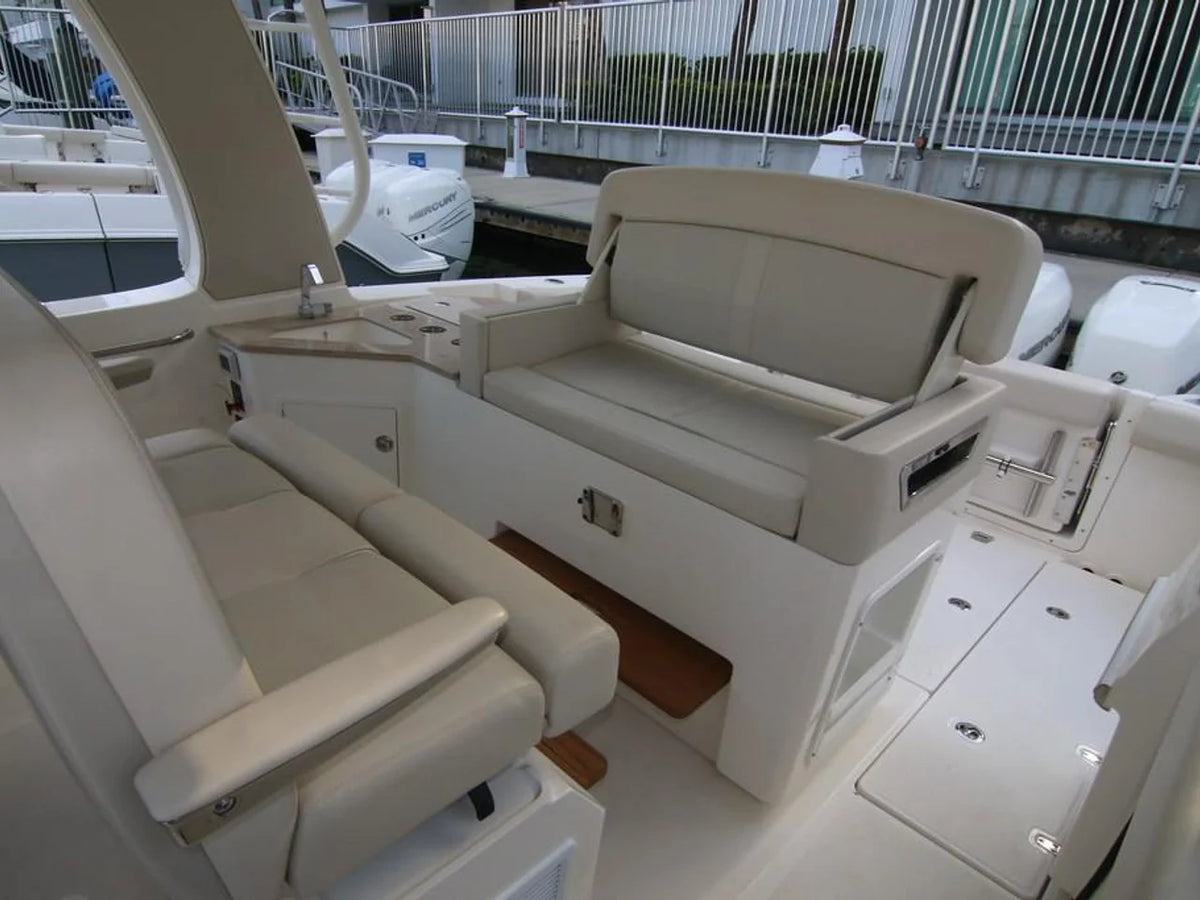 2027 Boston Whaler 350 Realm 35.0 feet, Inuvik, Northwest Territories #11