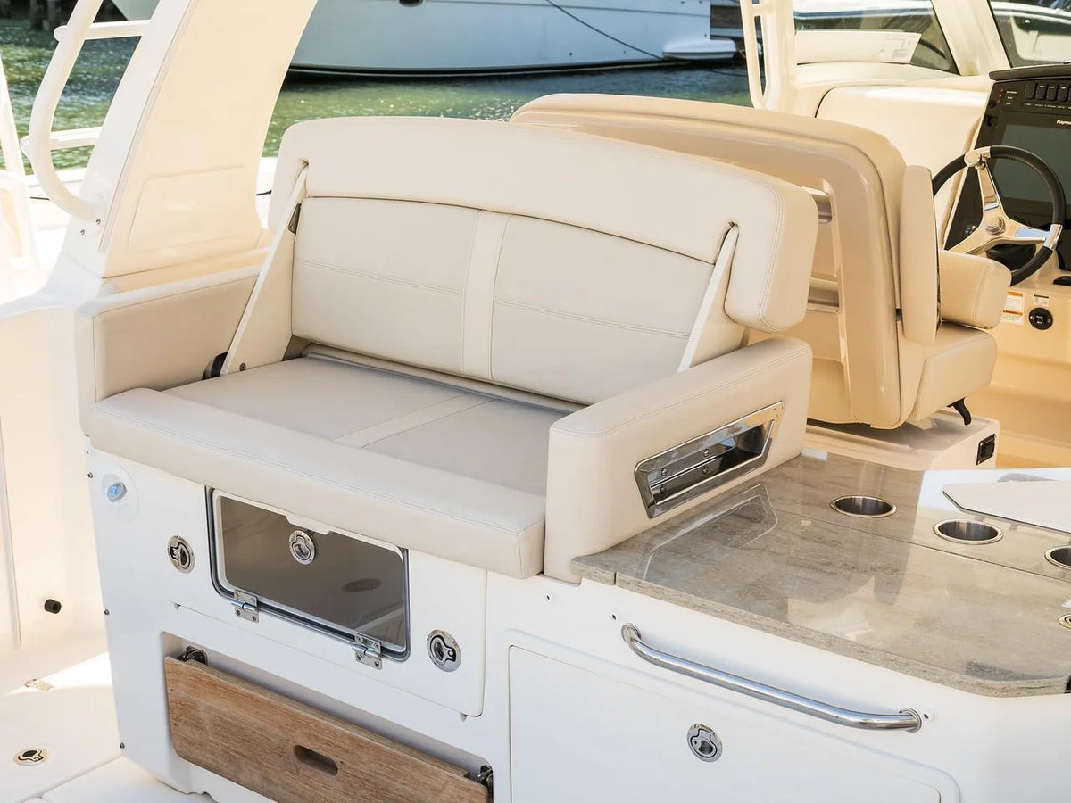 2027 Boston Whaler 350 Realm 35.0 feet, Inuvik, Northwest Territories #15