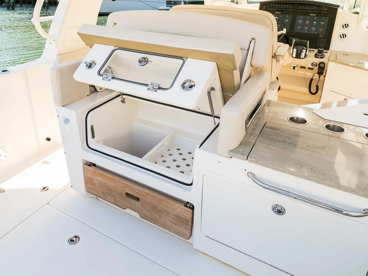 2027 Boston Whaler 350 Realm 35.0 feet, Inuvik, Northwest Territories #16