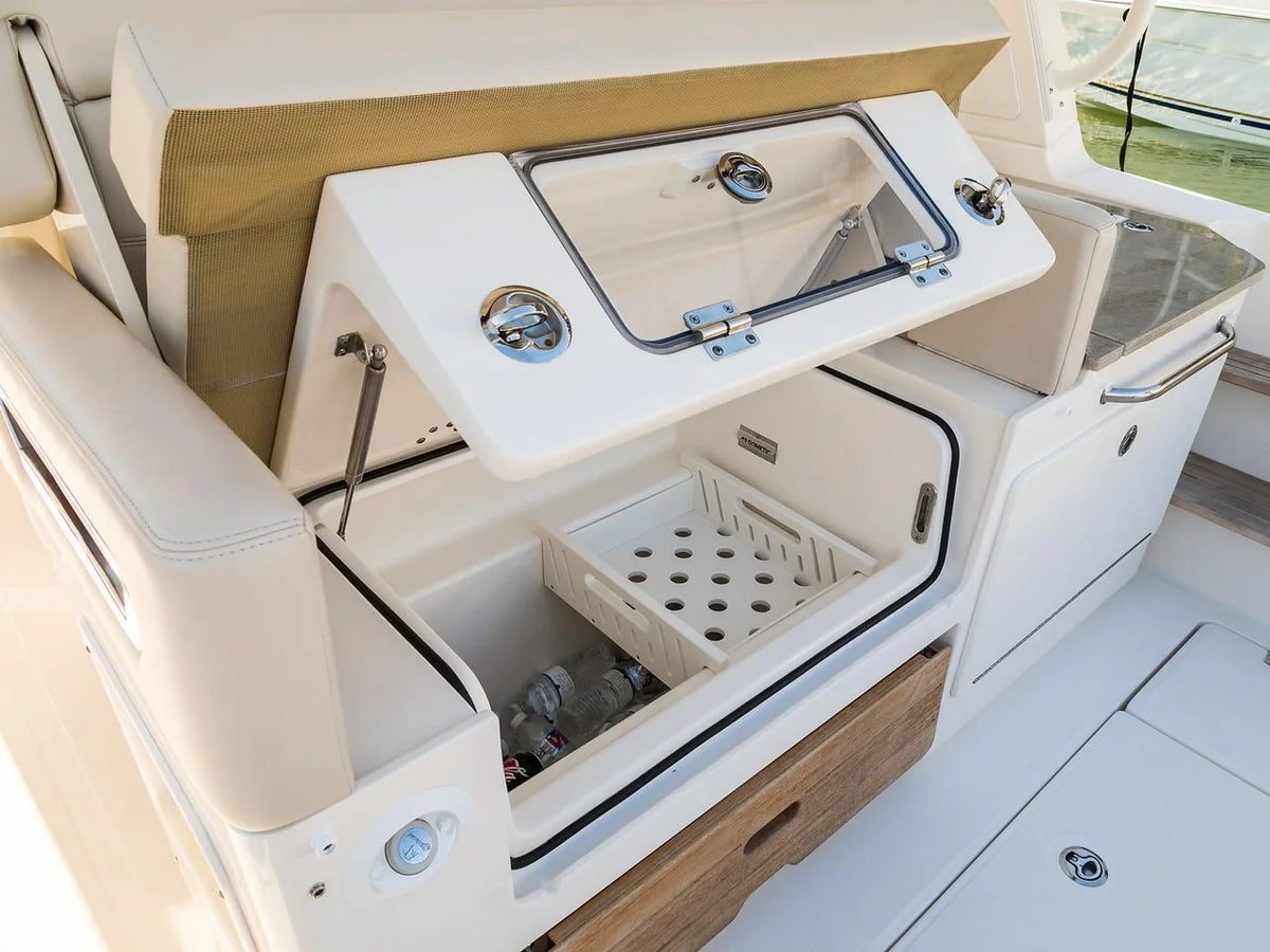 2027 Boston Whaler 350 Realm 35.0 feet, Inuvik, Northwest Territories #17
