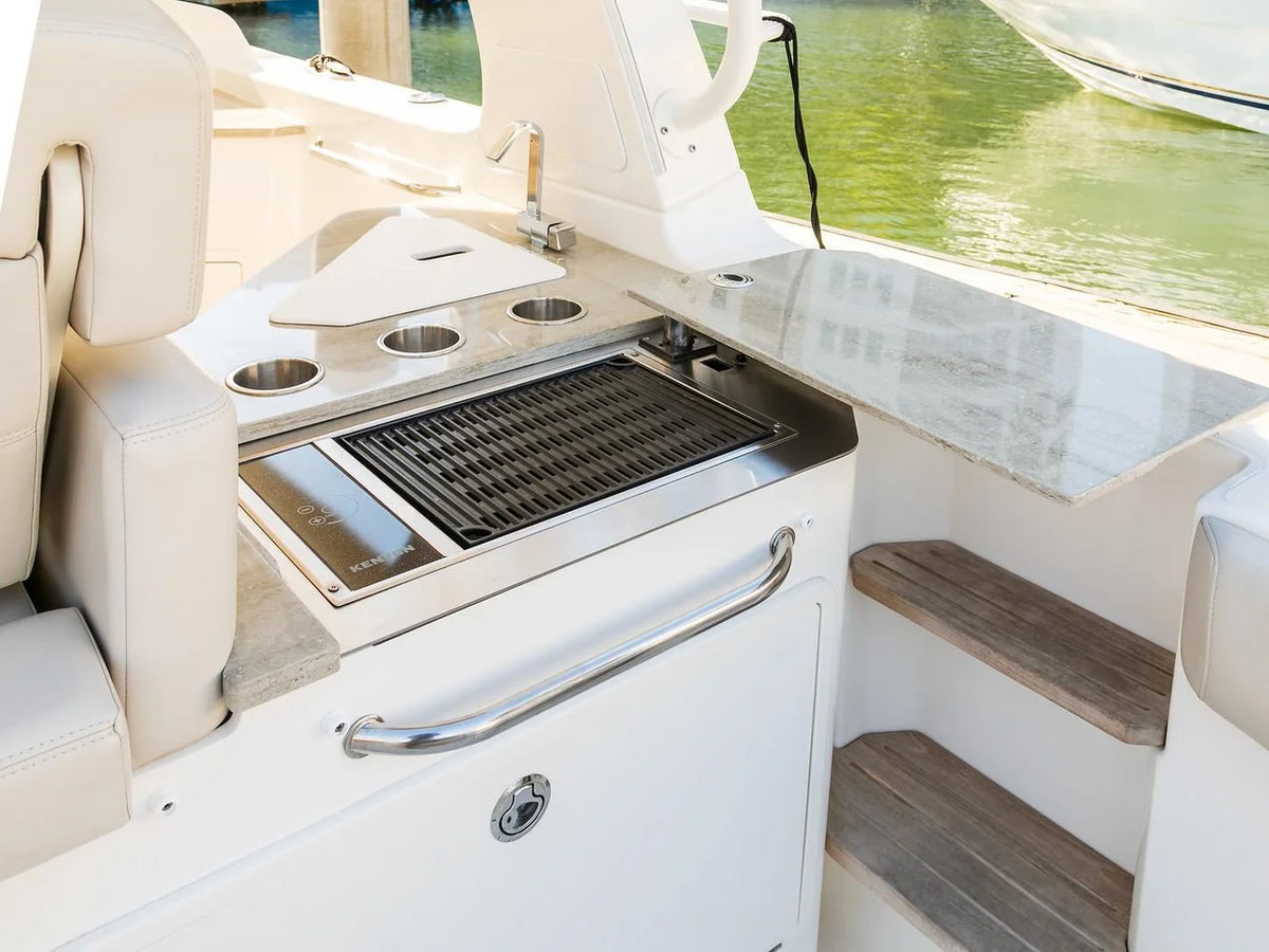 2027 Boston Whaler 350 Realm 35.0 feet, Inuvik, Northwest Territories #19