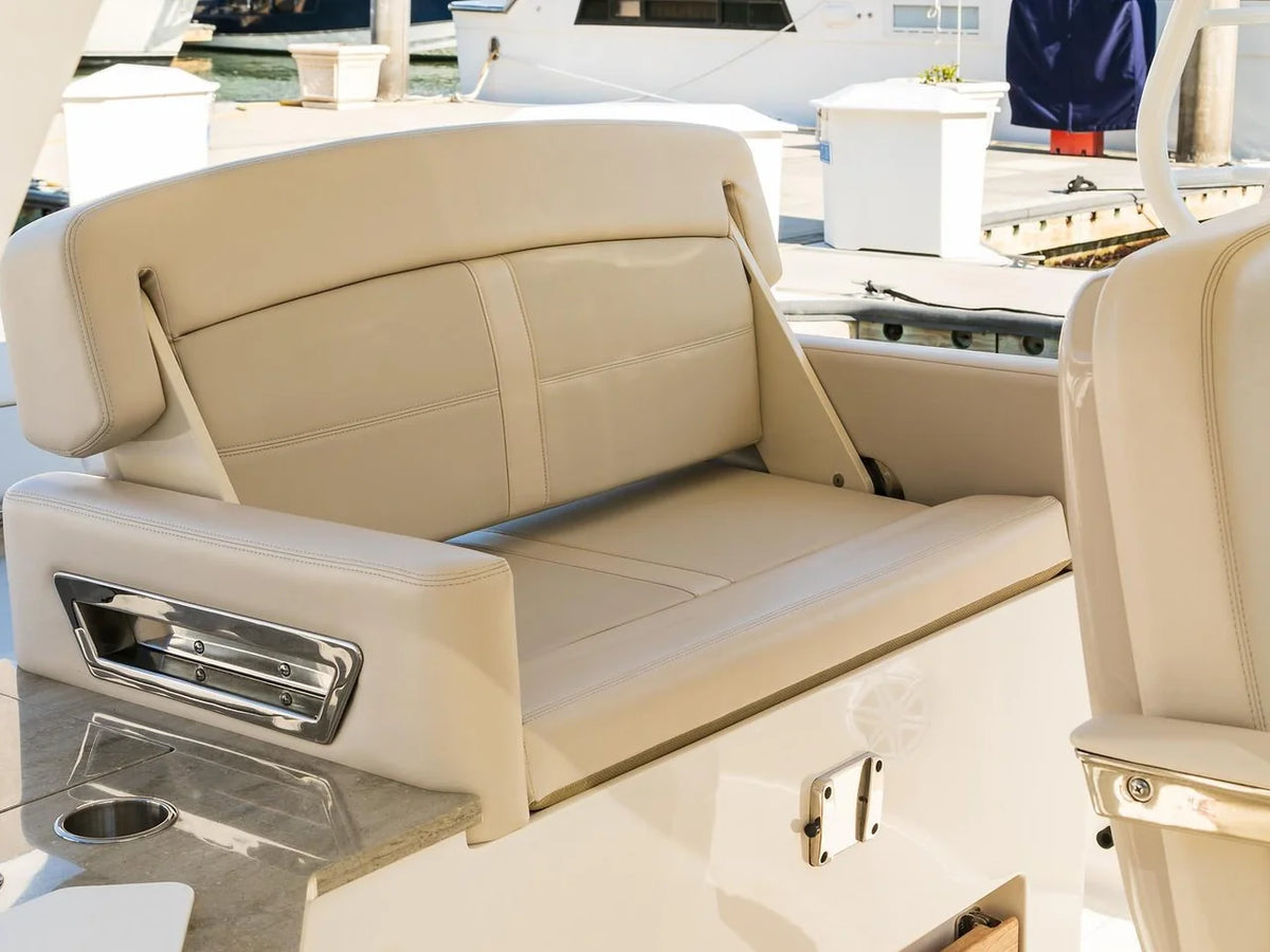2027 Boston Whaler 350 Realm 35.0 feet, Inuvik, Northwest Territories #21