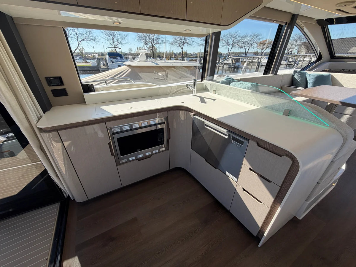 2026 Cruisers Yachts 57 FLY 57.0 feet, Grand Haven, MI #22
