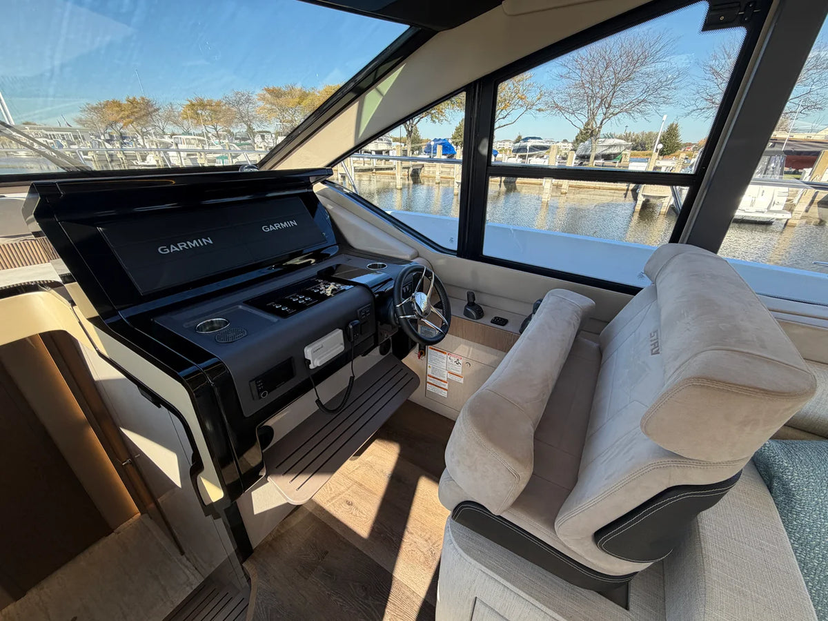 2026 Cruisers Yachts 57 FLY 57.0 feet, Grand Haven, MI #17