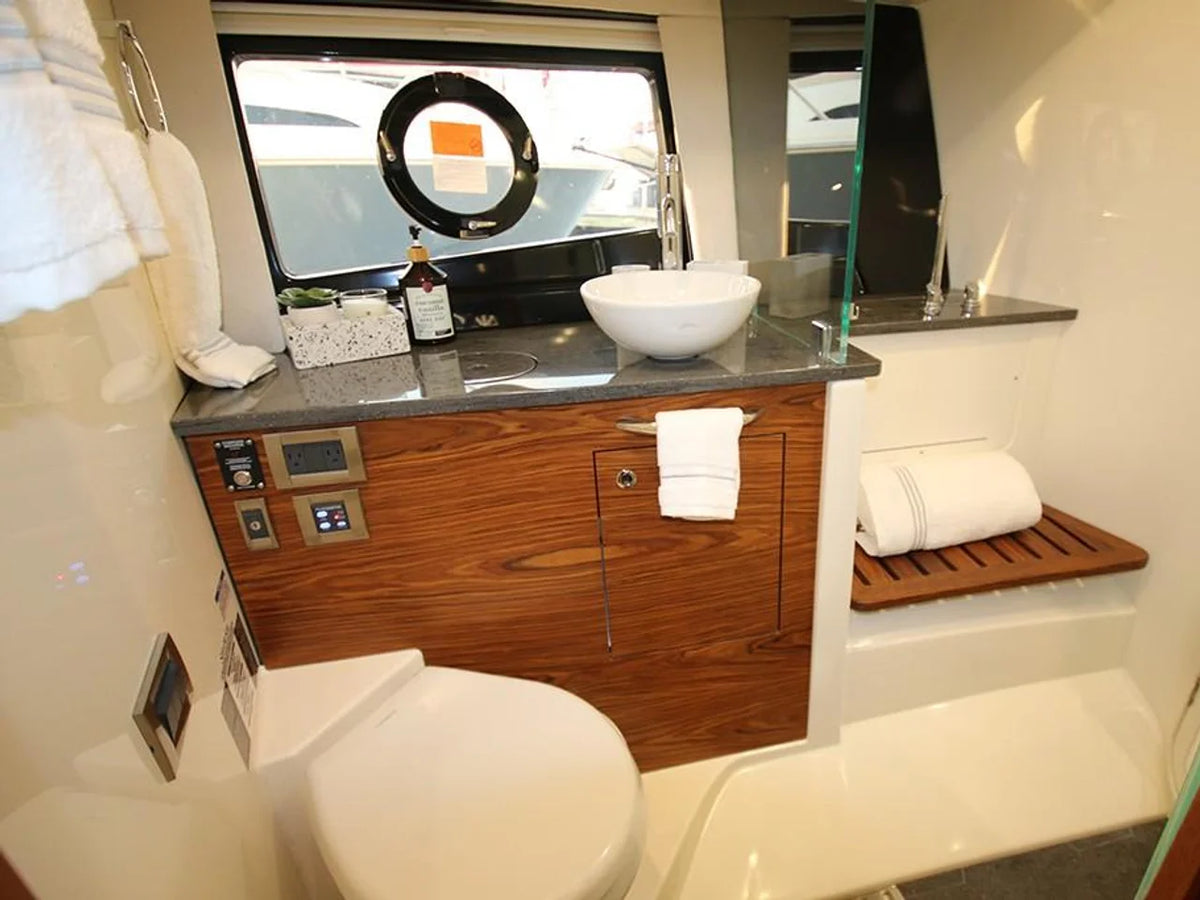 2027 Boston Whaler 405 Conquest 40.0 feet, Inuvik, Northwest Territories #67