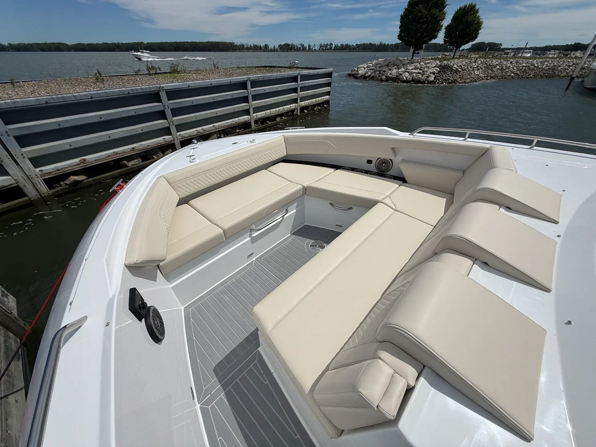 2027 Cruisers Yachts 38 GLS Outboard 38.0 feet, Harrison Township, MI #25