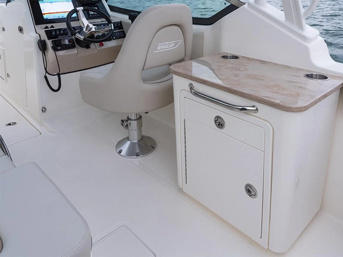 2027 Boston Whaler 240 Vantage 24.0 feet, Inuvik, Northwest Territories #85