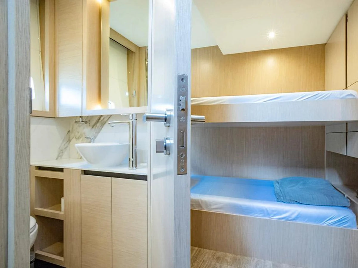 2027 Aquila 70 Luxury 70.0 feet, Inuvik, Northwest Territories #24