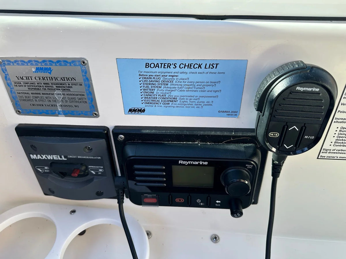 2005 Cruisers Yachts 320 EXPRESS 35.0 feet, Sturgeon Bay, WI #31