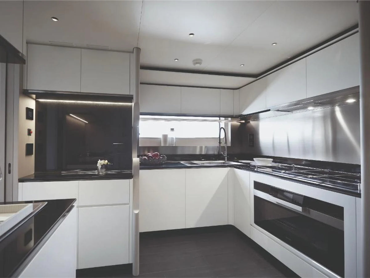 2027 Azimut Grande Trideck 125.0 feet, Inuvik, Northwest Territories #38